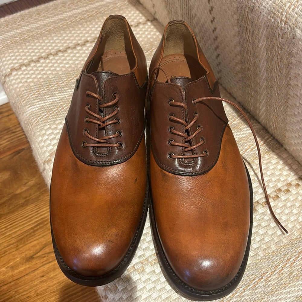 Johnson & Murphy Dual‎ Color Leather Oxfords